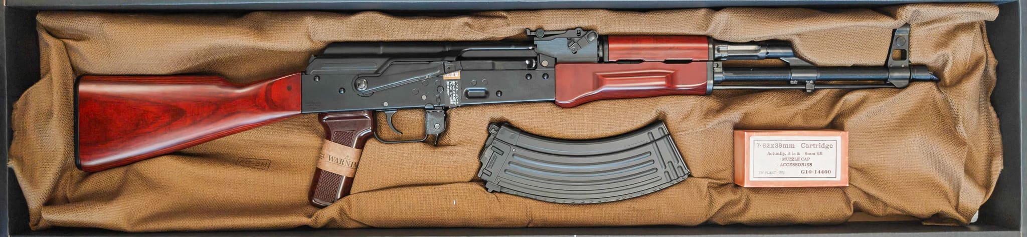 Tokyo Marui AKM GBBR – zawartość opakowania