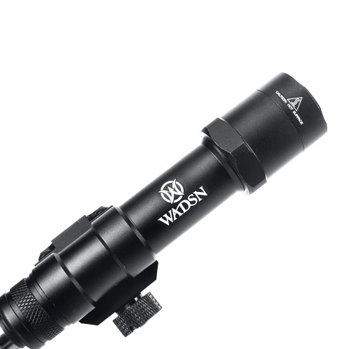 Latarka taktyczna M600B Scout 470LM czarna - Wadsn