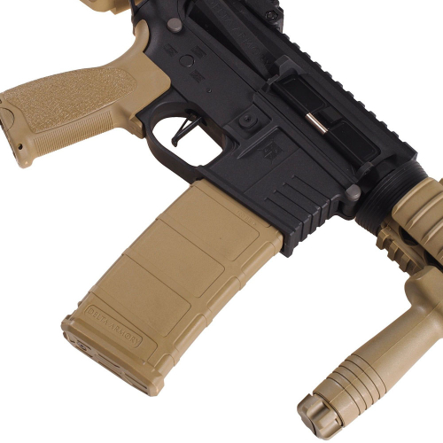Replika karabinka AR15 CQB-R Charlie Half-Tan - Delta Armory